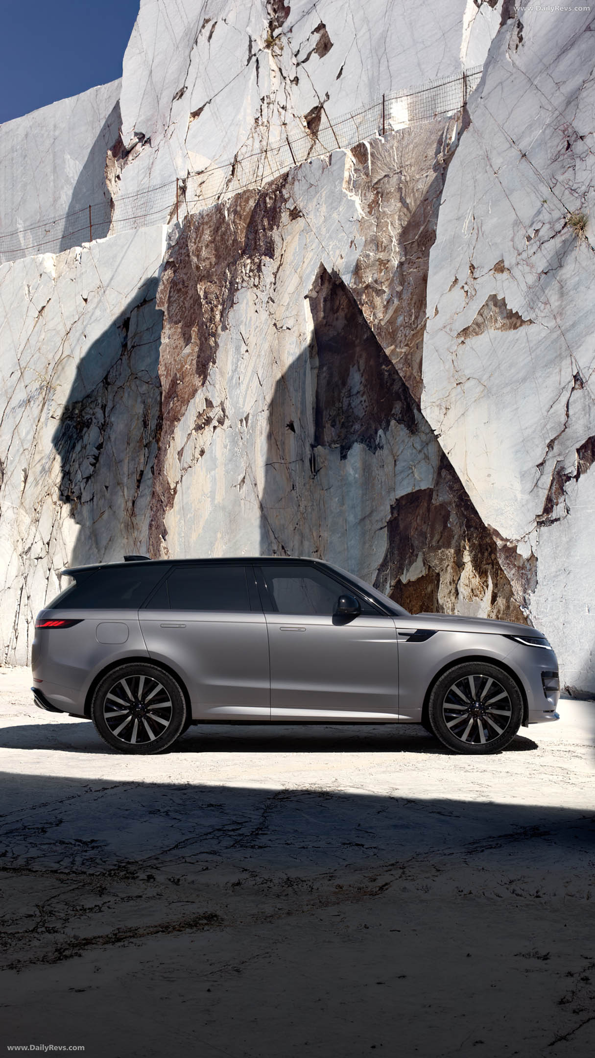 2027 Land Rover Range Rover Sport Electric Side View